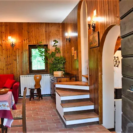 Chalet Nel Bosco * Sarnano