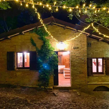 Chalet Nel Bosco בקתה *