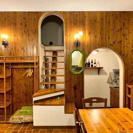 Chalet Nel Bosco בקתה *
